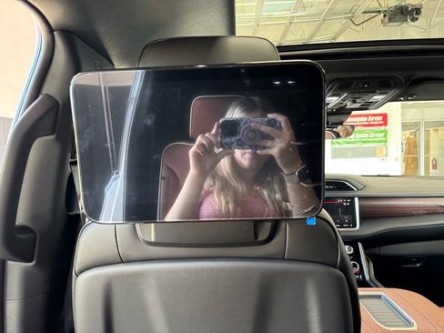 Used 2024 GMC Yukon XL Denali Ultimate image 17