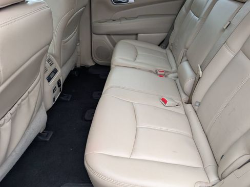 Used 2017 Nissan Pathfinder SL FWD image 10