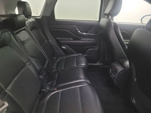 Used 2021 Lincoln Corsair w/ Premium Package image 19