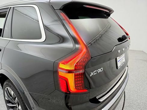 New 2026 Volvo XC90 T8 Plus w/ Protection Package Premier AWD/4WD image 32