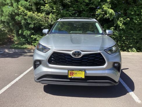 Certified 2025 Toyota Highlander XLE AWD/4WD image 20