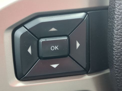 Used 2017 Ford F150 Lariat image 19