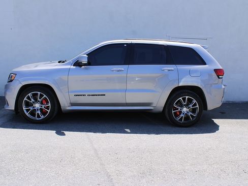 Used 2021 Jeep Grand Cherokee SRT image 4