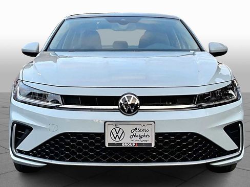 New 2026 Volkswagen Jetta SE image 3