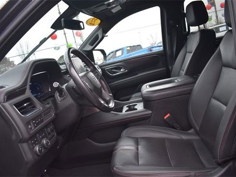 Used 2022 Chevrolet Suburban RST w/ Sport Performance Package image 24