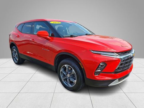 Used 2025 Chevrolet Blazer LT AWD/4WD image 4
