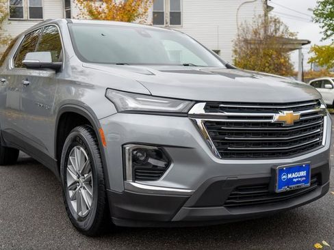 Used 2023 Chevrolet Traverse LT image 4