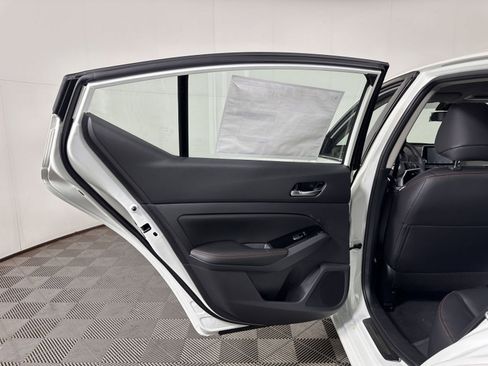 New 2025 Nissan Altima 2.5 SR image 32