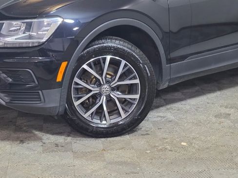 Used 2019 Volkswagen Tiguan SE w/ Panoramic Sunroof Package image 2