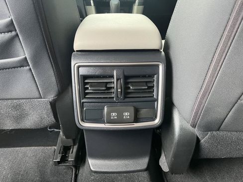 Used 2019 Subaru Forester Premium AWD/4WD image 17