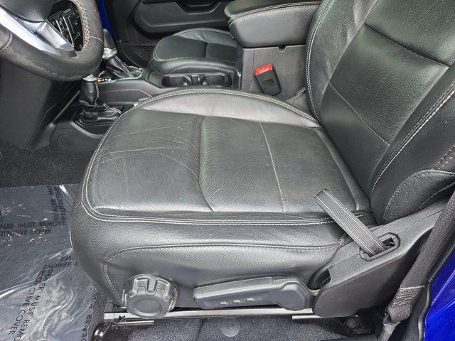 Used 2019 Jeep Wrangler Unlimited Sahara AWD/4WD image 27