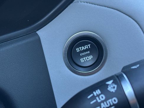 Certified 2025 Land Rover Range Rover Velar Dynamic SE image 26