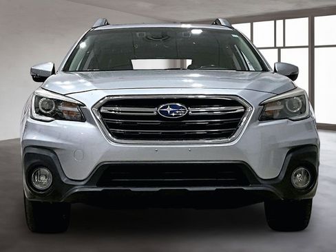 Used 2018 Subaru Outback 2.5i Limited AWD/4WD image 3
