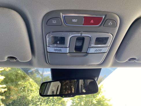 Used 2024 Kia Telluride EX w/ EX Captain's Chair Package FWD image 31
