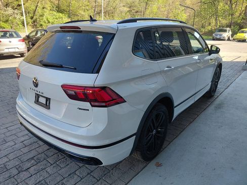 Used 2022 Volkswagen Tiguan SE R-Line image 4