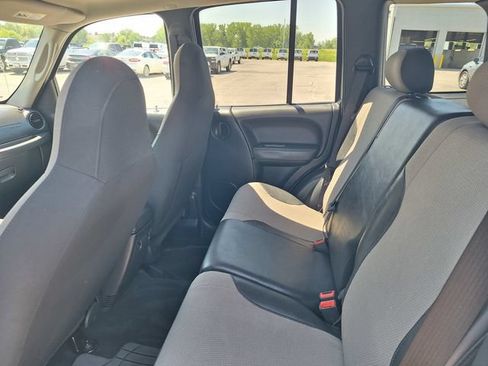 Used 2004 Jeep Liberty Sport w/ PWR Convenience Group AWD/4WD image 12