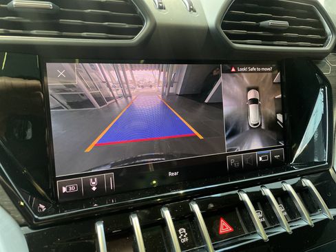 Used 2021 Lamborghini Urus AWD/4WD image 30