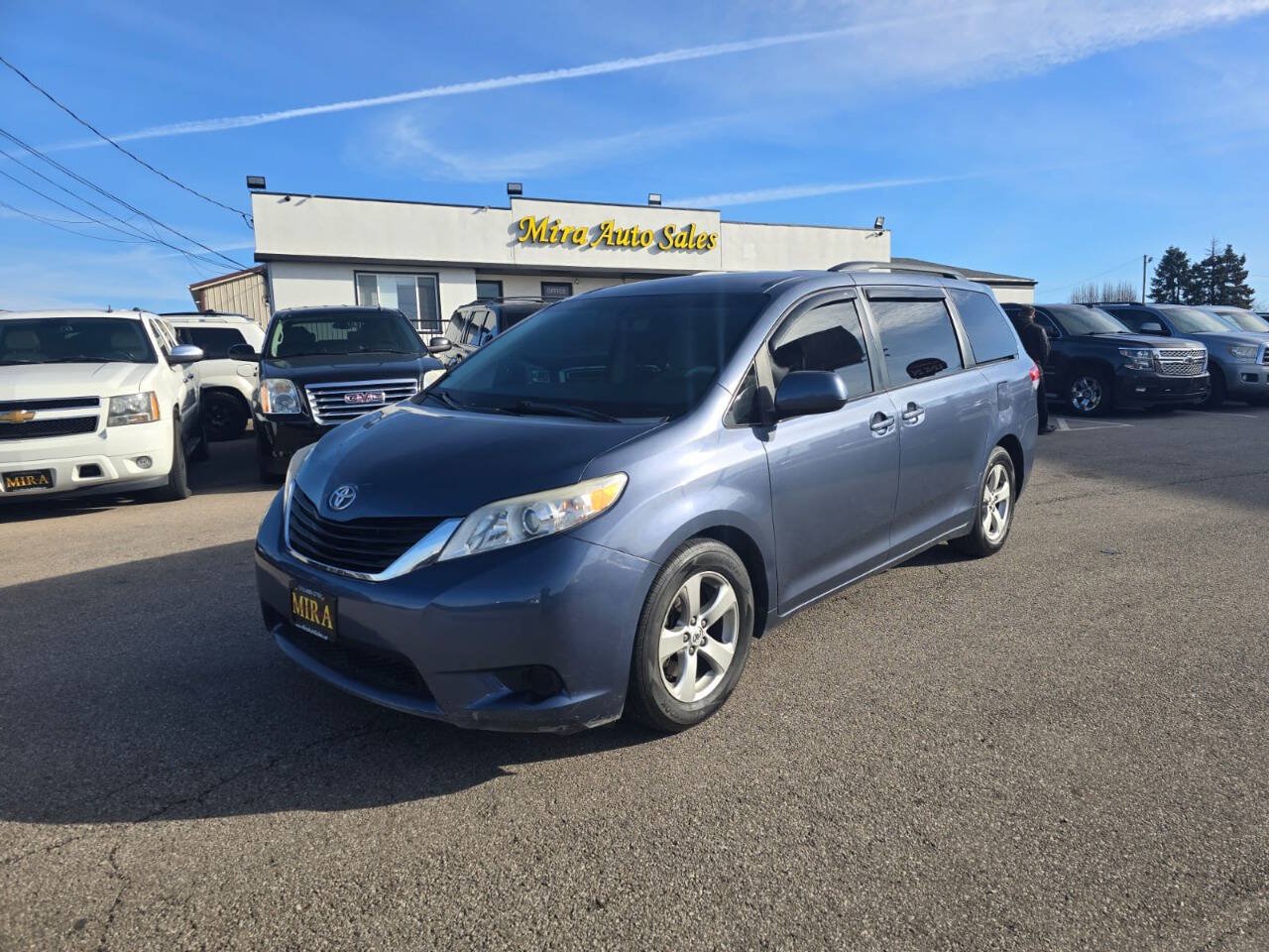 Used 2014 Toyota Sienna LE FWD image 1