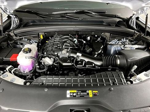 New 2025 Jeep Grand Cherokee L Laredo image 2