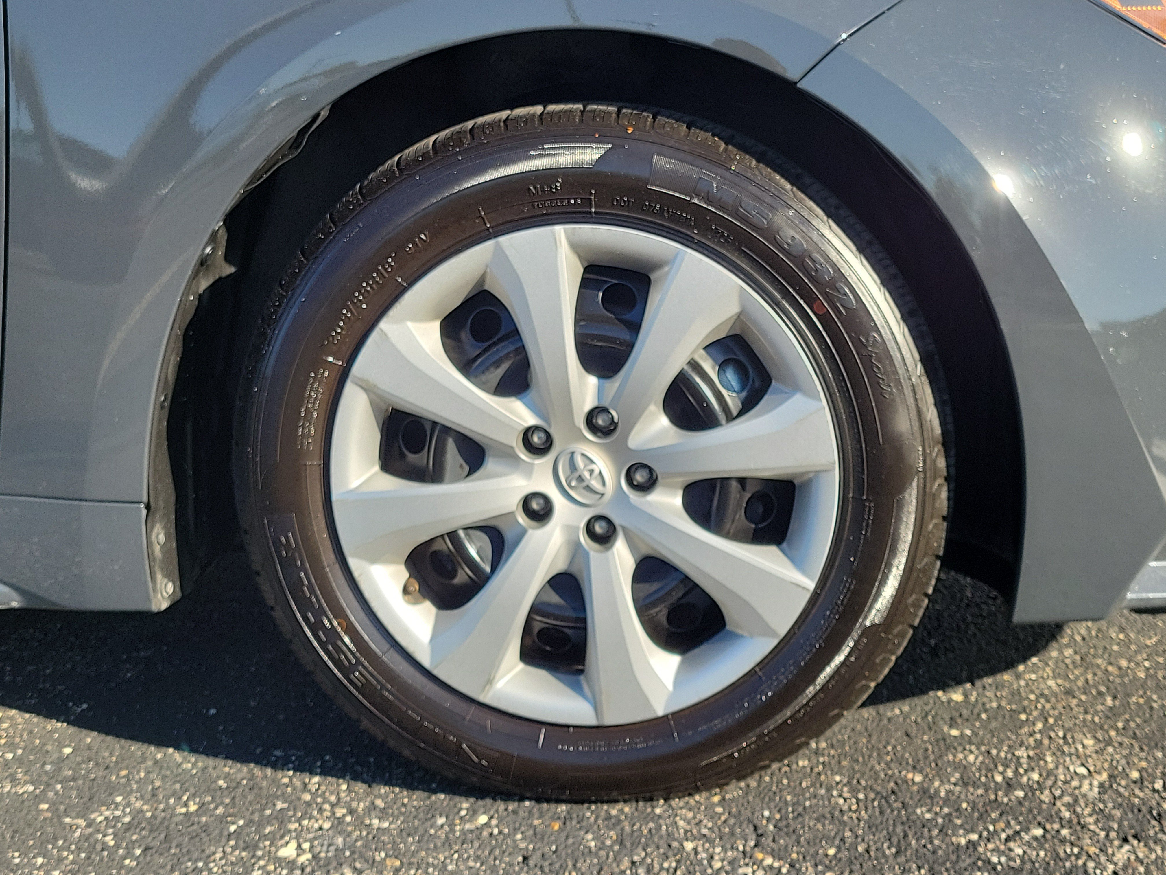 Used 2024 Toyota Corolla LE FWD image 5