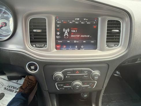 Used 2023 Dodge Charger SXT RWD image 11
