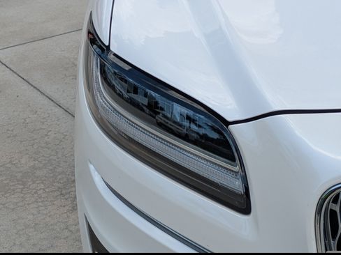 Used 2019 Lincoln Nautilus Reserve FWD image 7