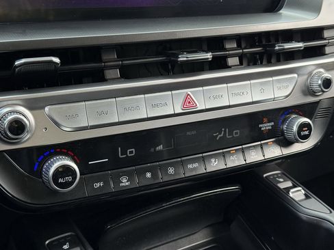 Used 2025 Kia Telluride S image 18