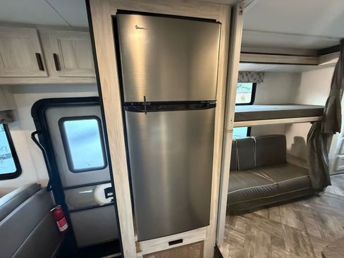 Used 2022 Ford E-450 and Econoline 450 Super Duty w/ Motorhome Prep Package image 28