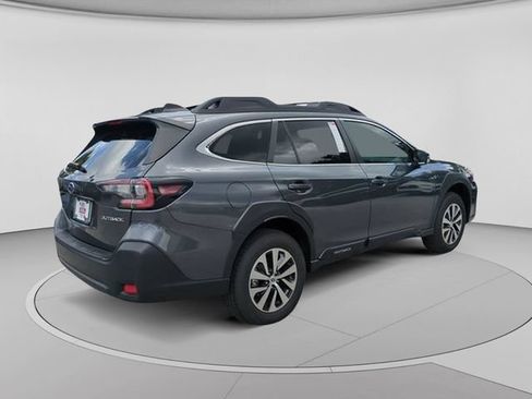 Used 2025 Subaru Outback Premium AWD/4WD image 5