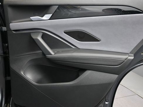 New 2026 Volkswagen Tiguan SE image 14