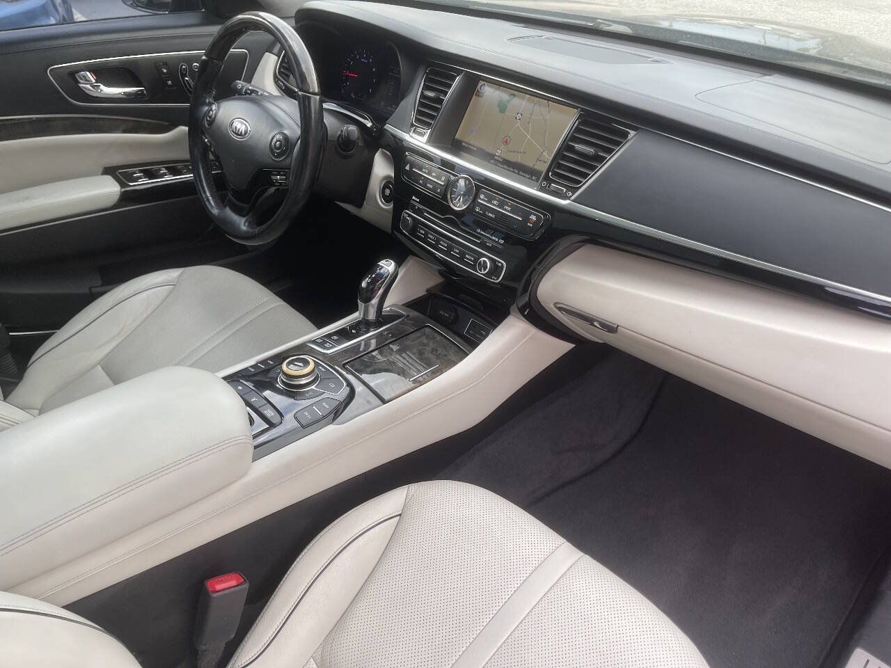 Used 2015 Kia K900 Luxury RWD image 32