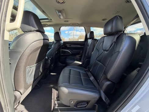 Used 2022 Kia Telluride EX w/ EX Premium Package image 8