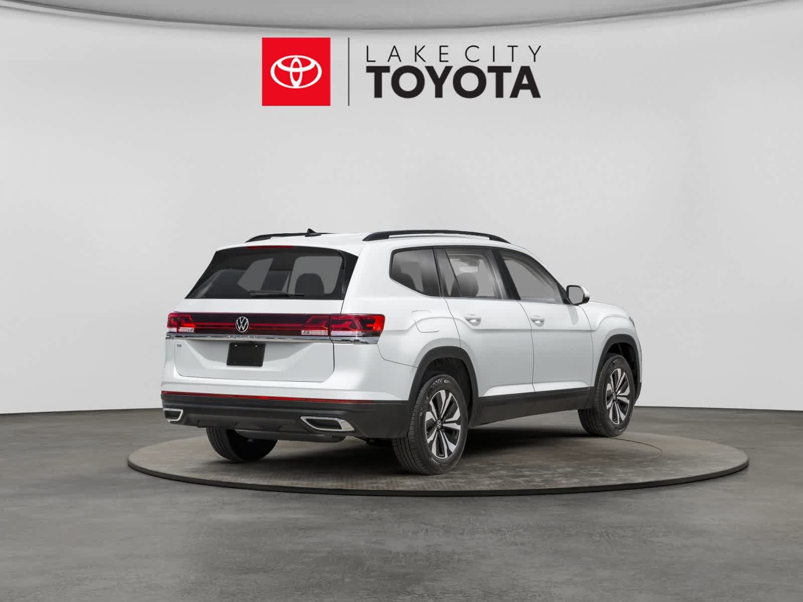 Used 2025 Volkswagen Atlas SE FWD image 2