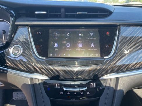 Used 2025 Cadillac XT6 Premium Luxury image 23