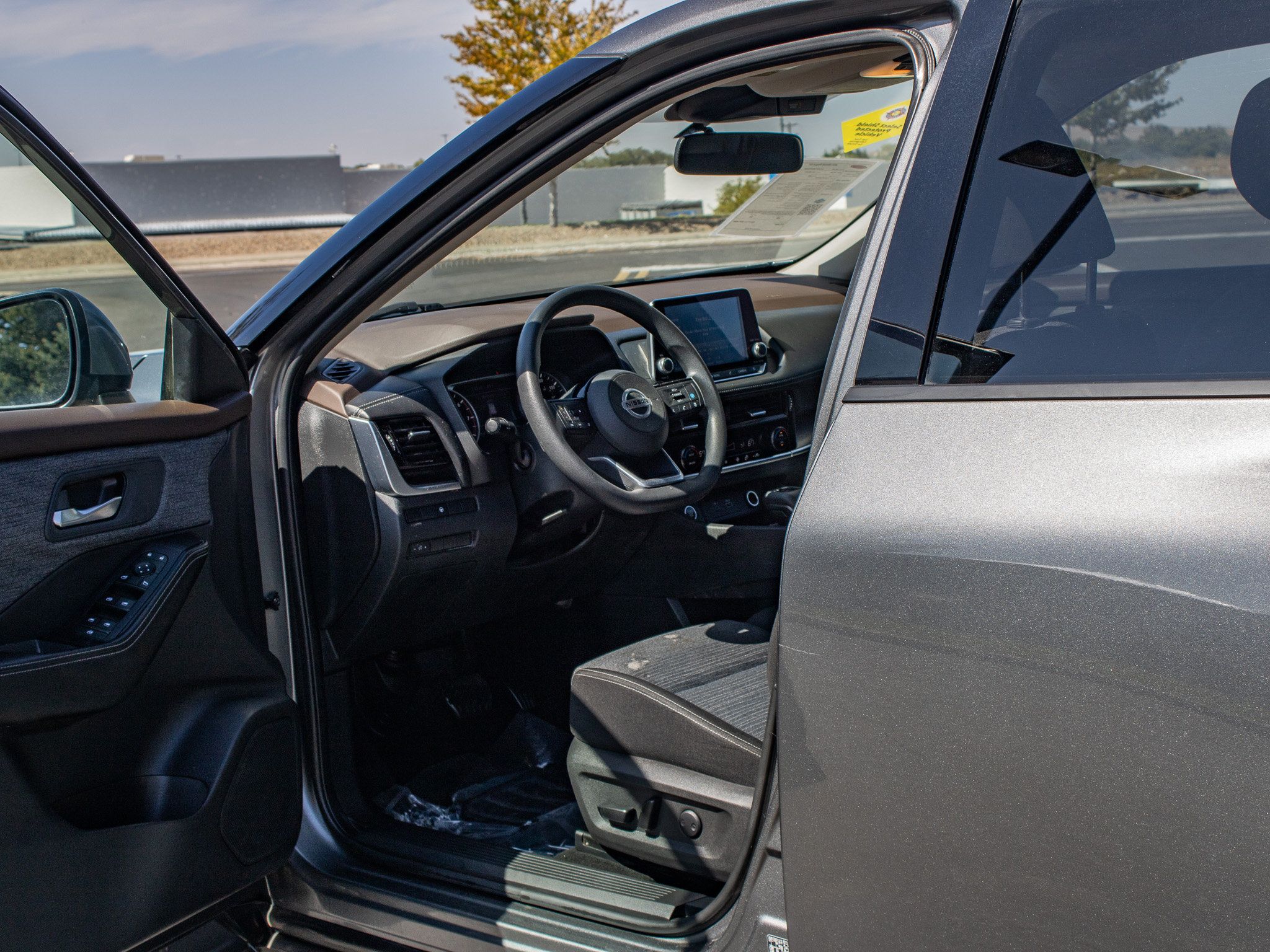 Used 2021 Nissan Rogue SV AWD/4WD image 25