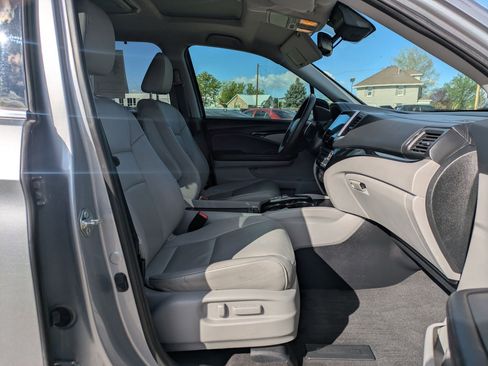 Used 2018 Honda Pilot Touring image 35