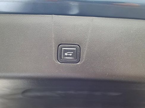 Used 2023 Chevrolet Traverse LT AWD/4WD image 26