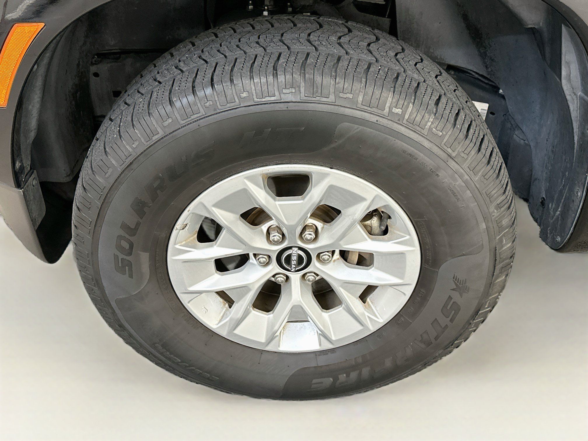 Used 2024 Nissan Frontier SV AWD/4WD image 11