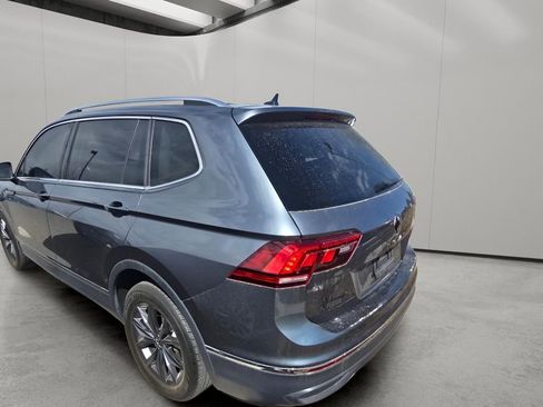Used 2022 Volkswagen Tiguan SE w/ Panoramic Sunroof Package image 5