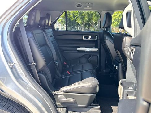 Used 2021 Ford Explorer XLT w/ Equipment Group 202A RWD image 27