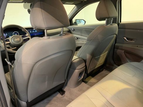 Used 2025 Hyundai Elantra SEL image 39