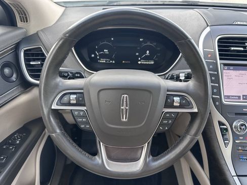 Used 2020 Lincoln Nautilus Reserve AWD/4WD image 17