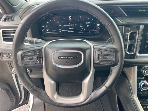 Used 2024 GMC Yukon XL Denali image 7
