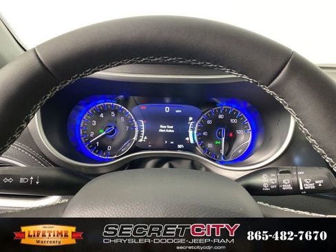 New 2026 Chrysler Pacifica Select image 19