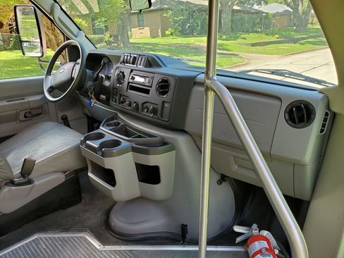 Used 2016 Ford E-350 and Econoline 350 Super Duty w/ Shuttle Bus Prep Package RWD image 19