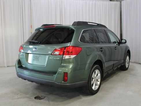 Used 2013 Subaru Outback 2.5i Premium AWD/4WD image 25