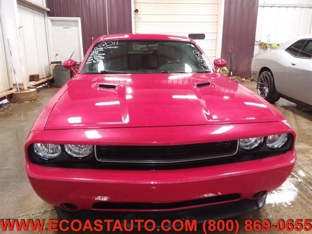 Used 2011 Dodge Challenger RWD image 4