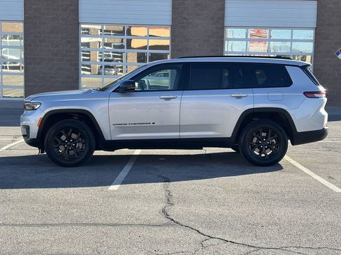 Used 2024 Jeep Grand Cherokee L Laredo image 13
