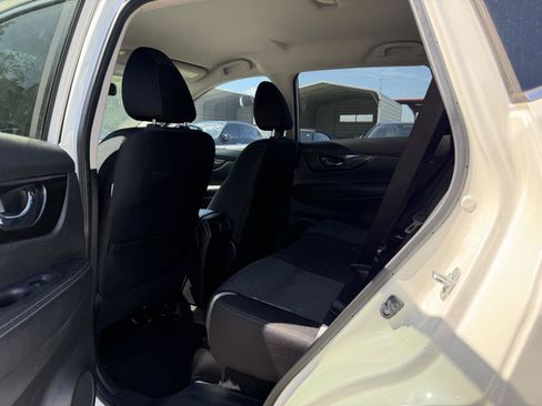 Used 2018 Nissan Rogue SV AWD/4WD image 16