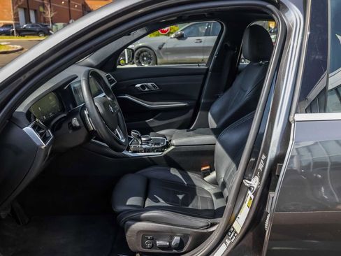 Used 2019 BMW 330i xDrive Sedan w/ Premium Package AWD/4WD image 20